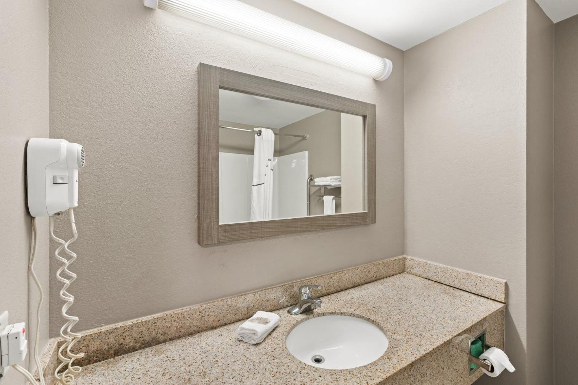 Red Roof Inn & Suites Newnan Extérieur photo