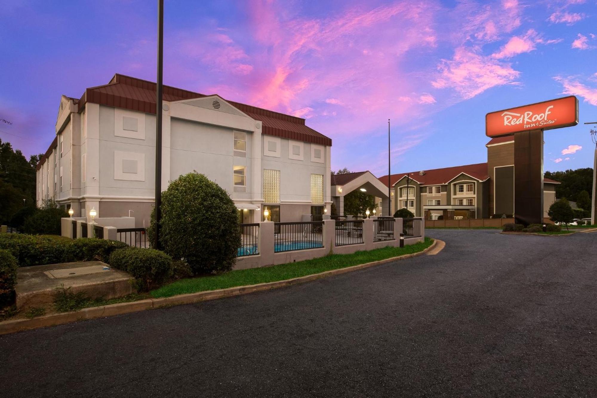 Red Roof Inn & Suites Newnan Extérieur photo