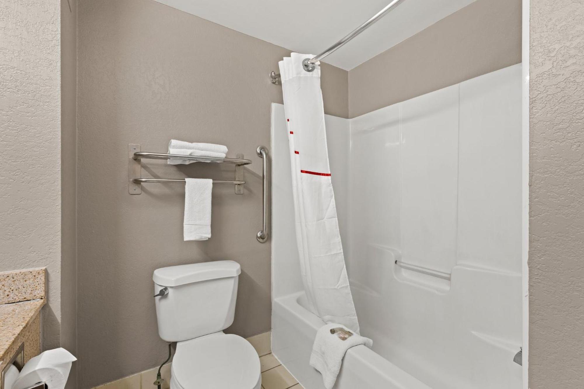 Red Roof Inn & Suites Newnan Extérieur photo
